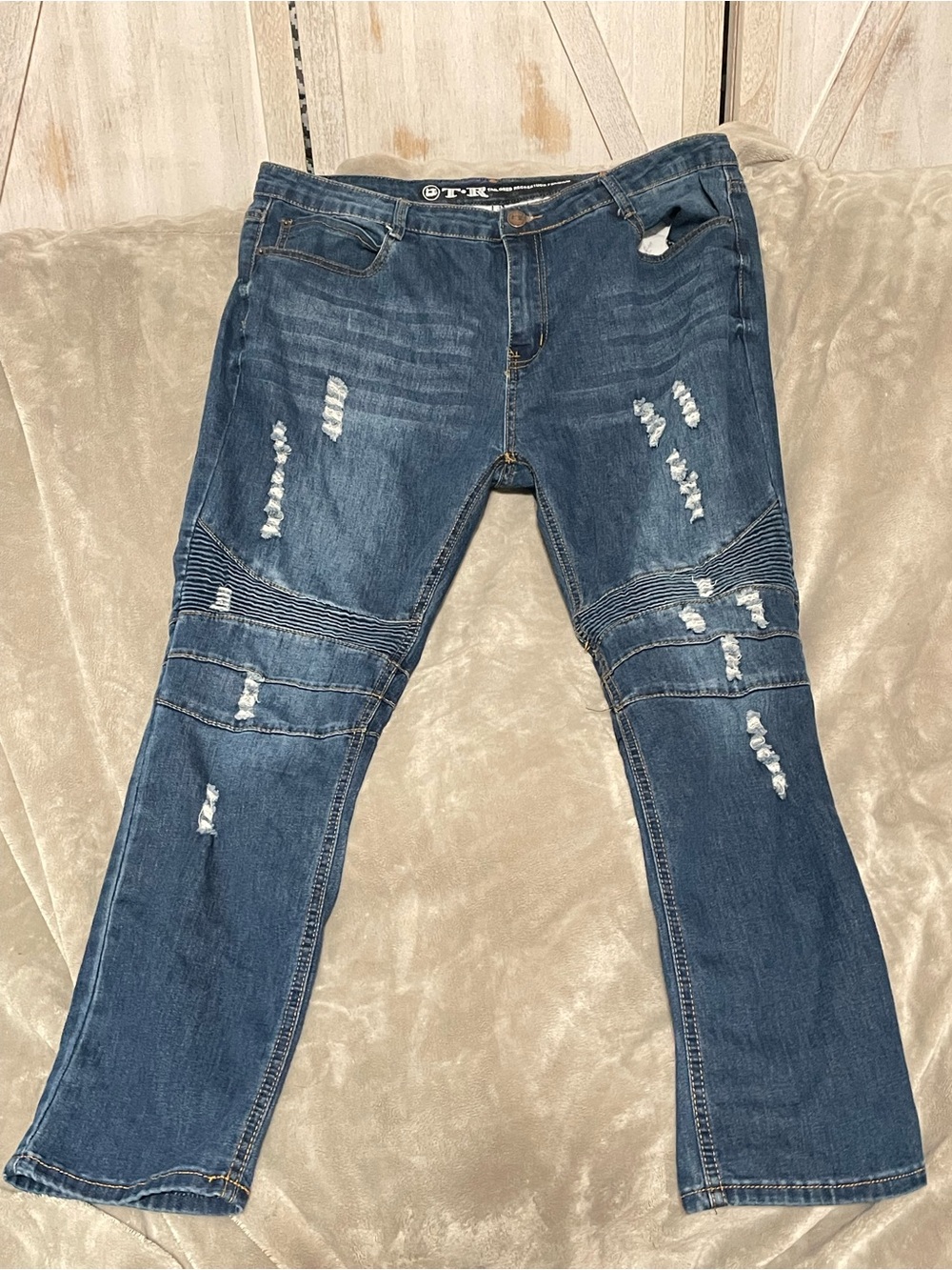 Men's Straight Fit Dark Blue Distressed Jeans by
